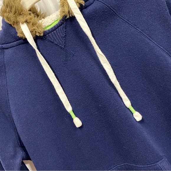 •SOLD• Navy Blue Fur Lined Hooded Sweatshirt - Picture 2 of 8